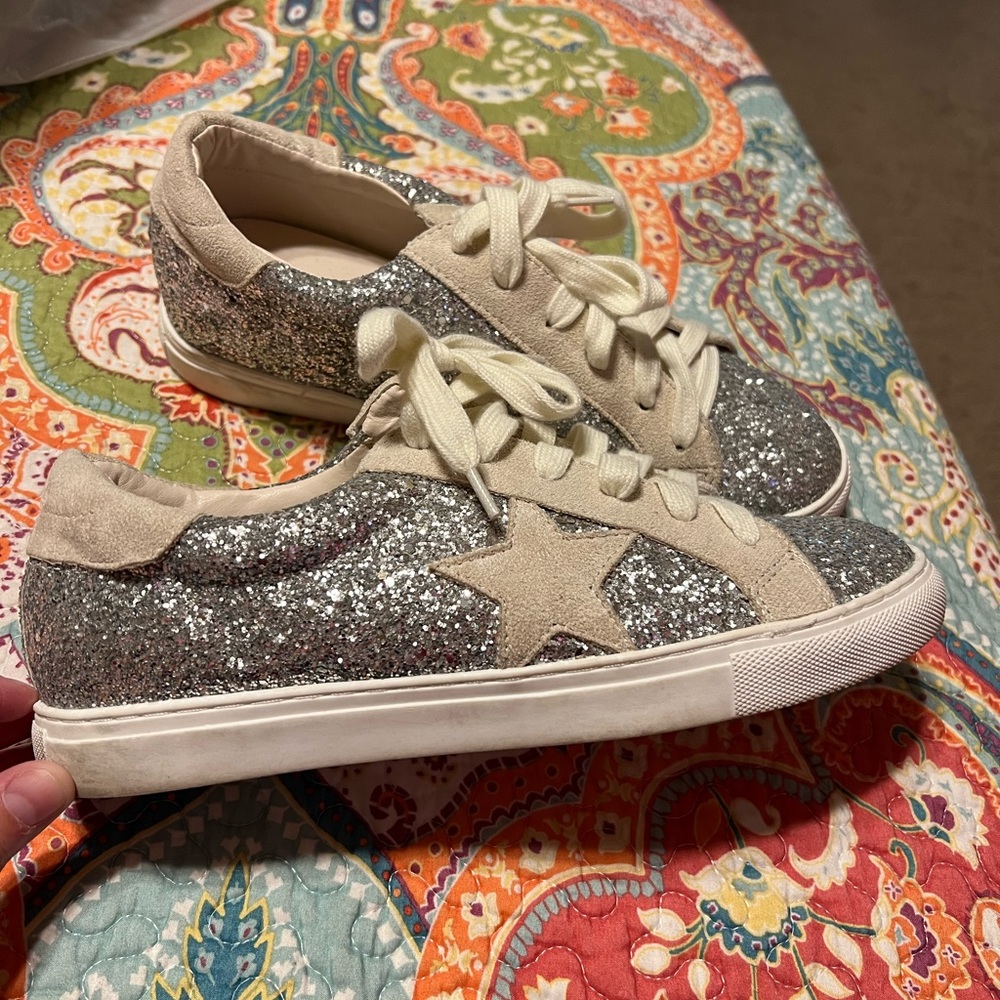 Nature Breeze Size 9 Star Glitter Sneakers.